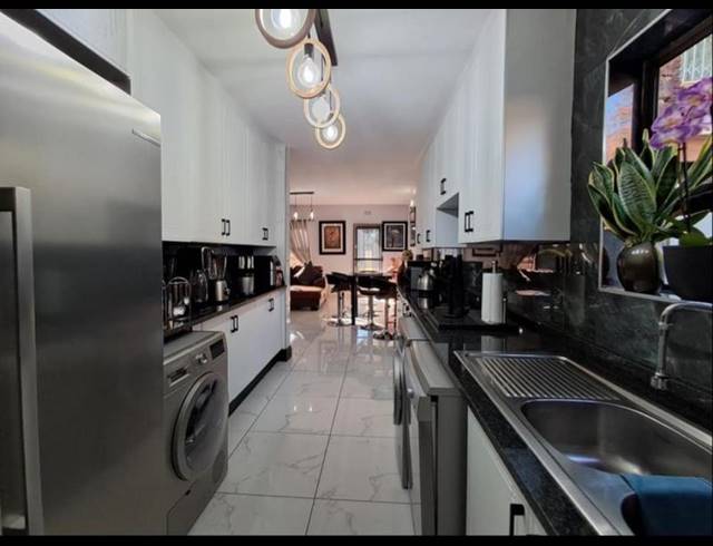 3 BEDROOM TOWNHOUSE FOR SALE IN BRACKENHURST